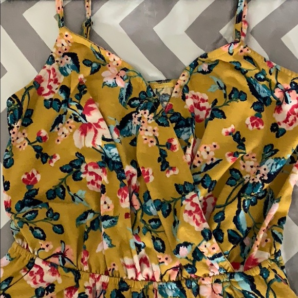 🌻Mustard Yellow Floral Romper🌻 - Picture 3 of 5